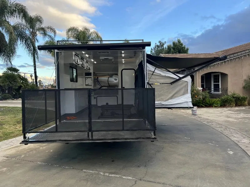 Customized Mobile Pet Bathing Grooming Salon Trailer Portable Dog Cat Care Center for Outdoor Commercial Service Use